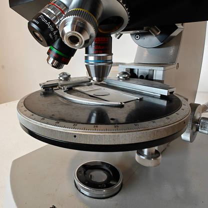 ZEISS Universal III RS Microscope w/ 4 Objectives, Trinocular Port, Fiber Light