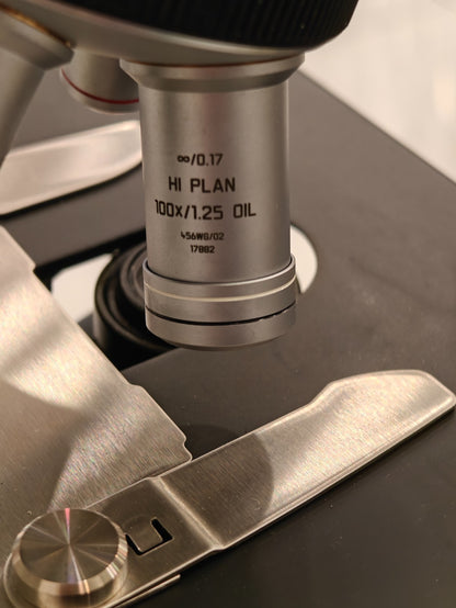 Leica DM750 Binocular Microscope w/ 4 HI PLAN Objectives 4x 10x 40x 100x Oil