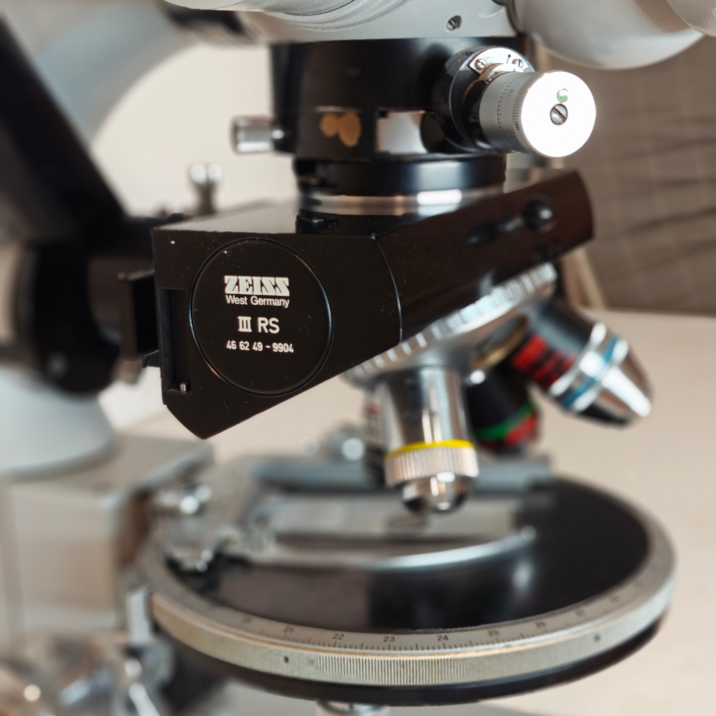 ZEISS Universal III RS Microscope w/ 4 Objectives, Trinocular Port, Fiber Light