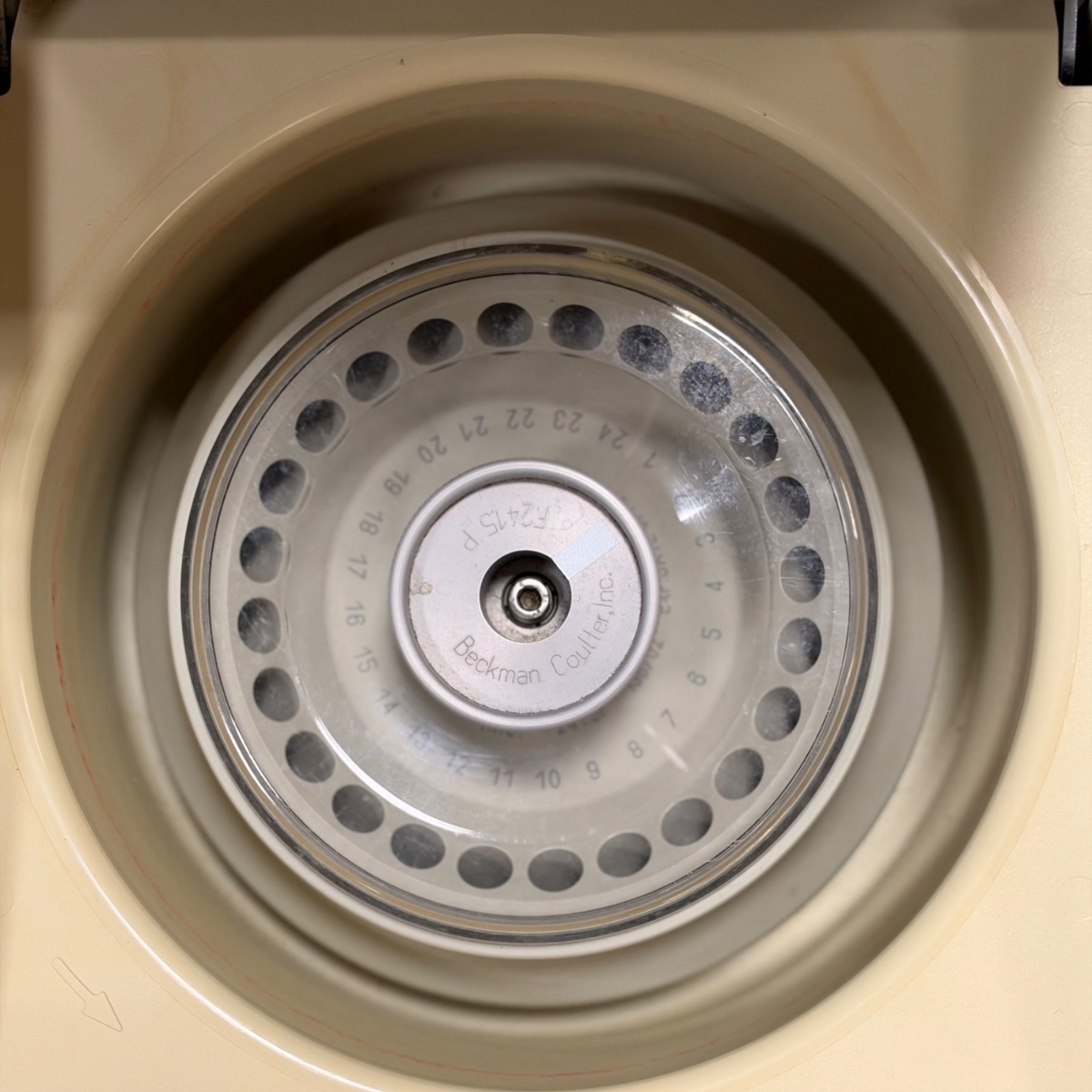Beckman Coulter Microfuge 18 Centrifuge 367160 with F2415P 24-Place Rotor TESTED