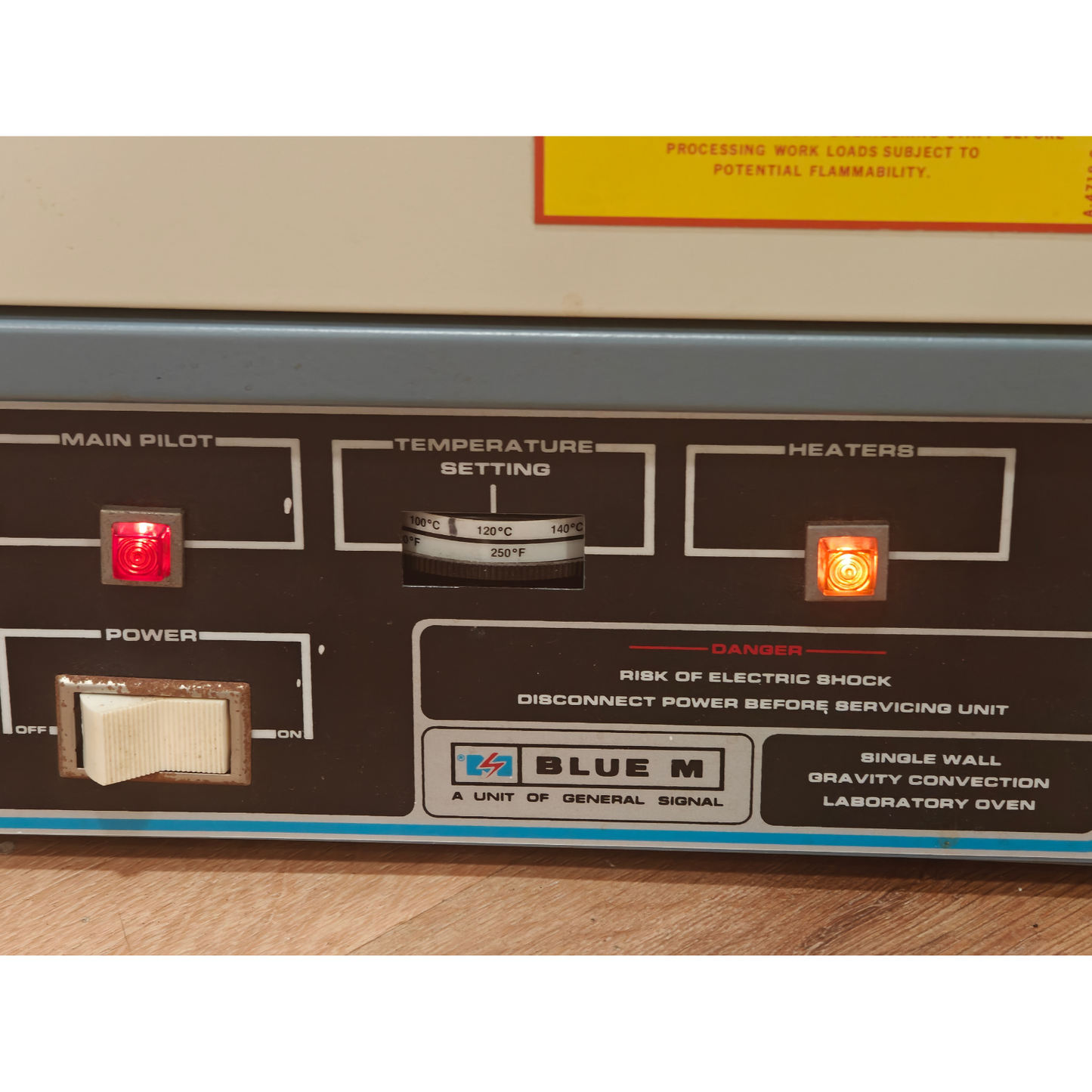 Blue M SW-11TA-1 120V Gravity Convection Laboratory Oven with Thermometer & Rack