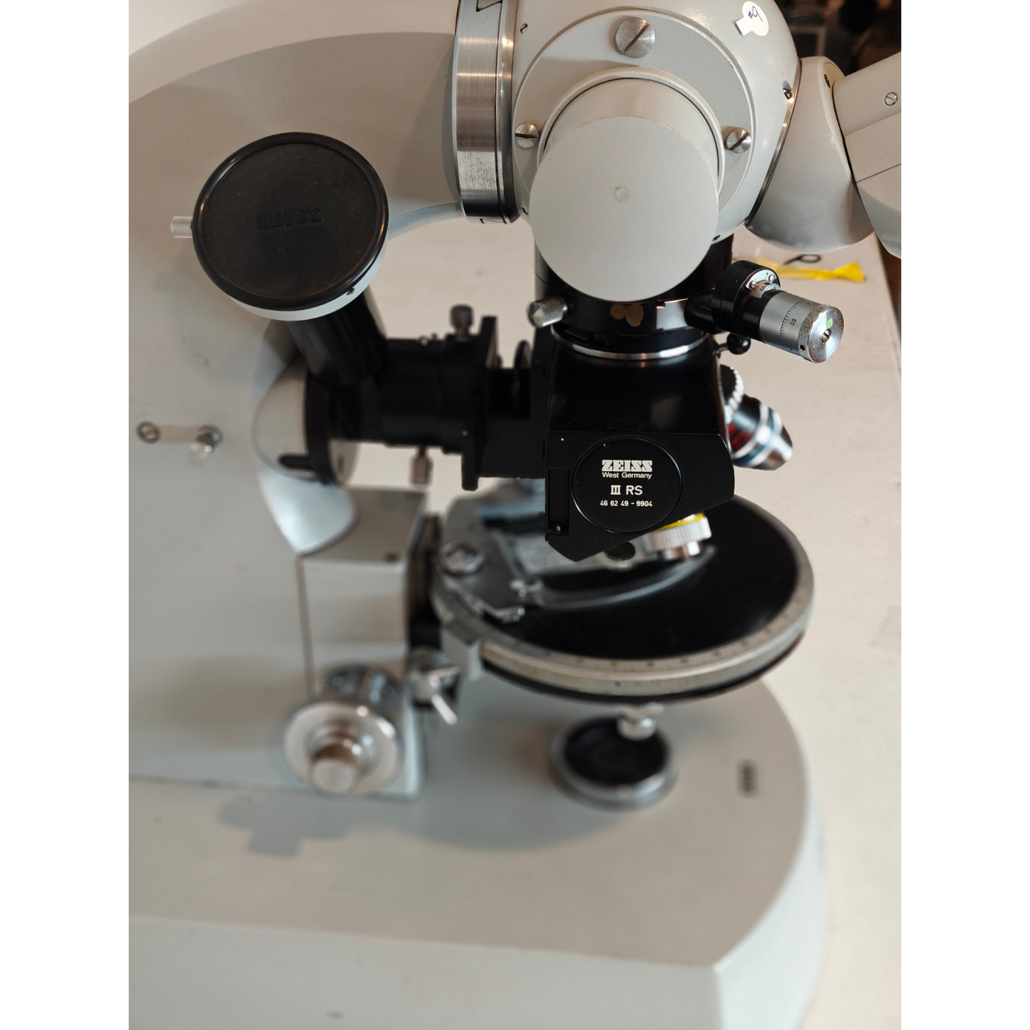 ZEISS Universal III RS Microscope w/ 4 Objectives, Trinocular Port, Fiber Light