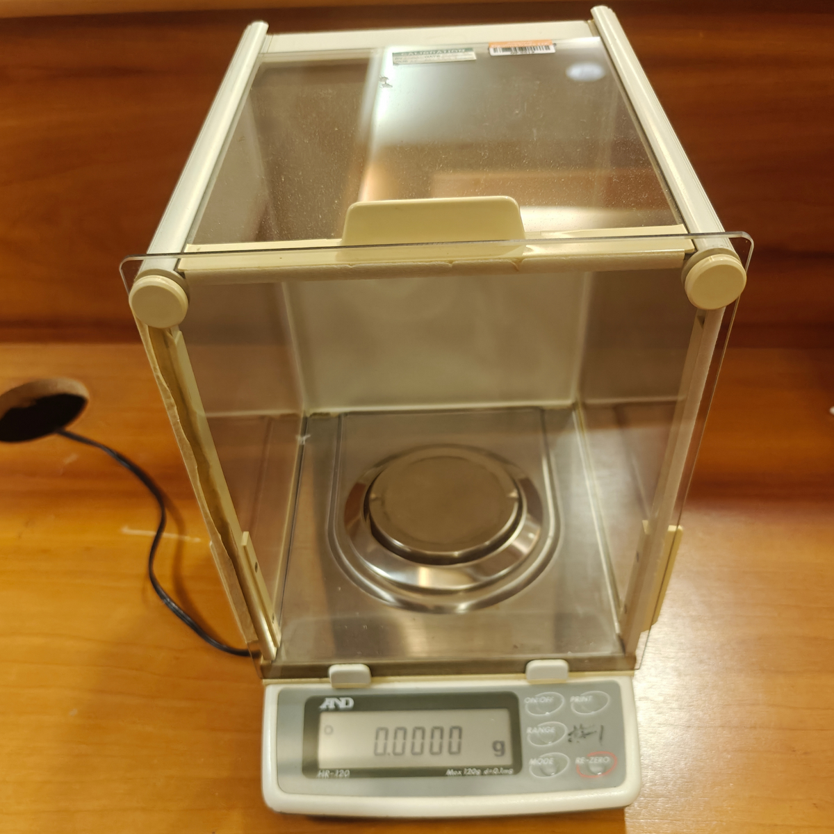 A&D HR-120 Digital Analytical Balance Laboratory Scale 120g x 0.1mg RS232 TESTED