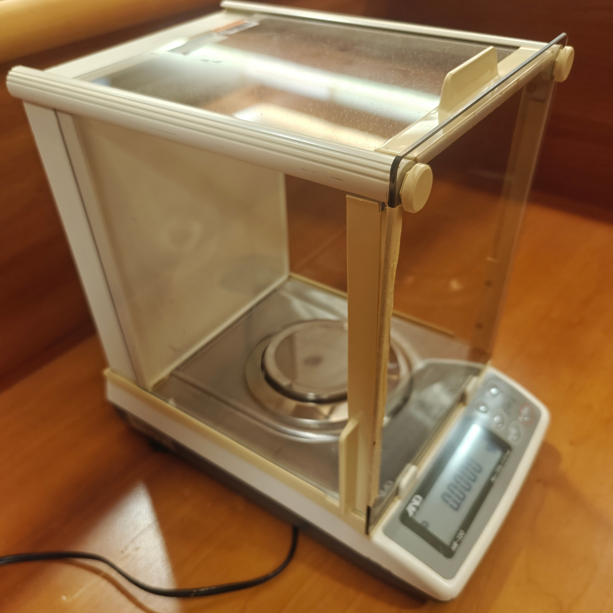 A&D HR-120 Digital Analytical Balance Laboratory Scale 120g x 0.1mg RS232 TESTED