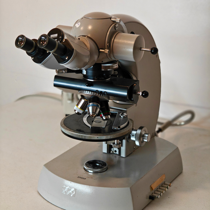 ZEISS Universal III RS Microscope w/ 4 Objectives, Trinocular Port, Fiber Light