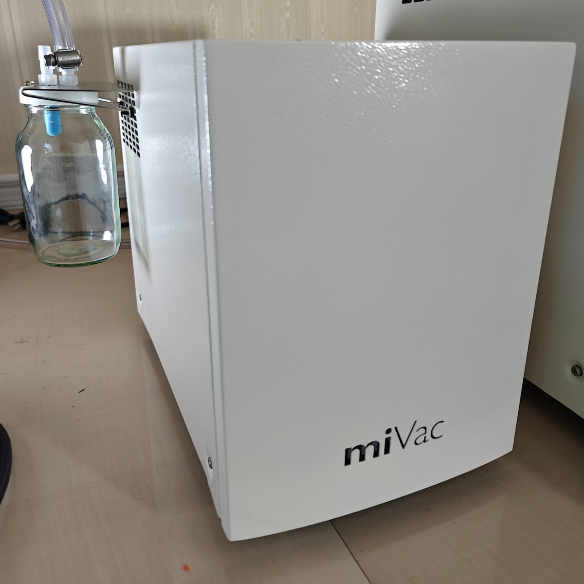 SP Scientific Genevac miVac Vacuum Pump QUP-12060-C00 120V with Glass Catch Jar
