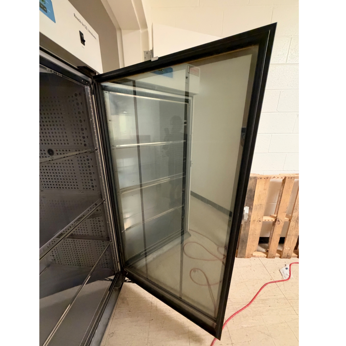 Thermo Scientific 3950ETO Reach-In CO2 Incubator Lab 120V - TESTED