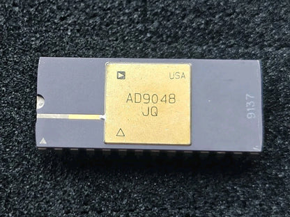 Analog Devices AD9048JQ monolithic 8-bit video analog to digital converter IC