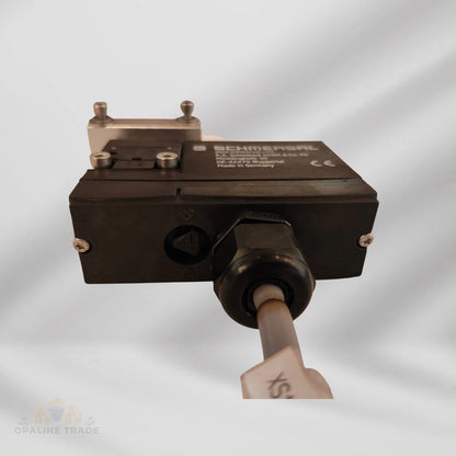 Schmersal AZM 170-11ZRK 24VAC/DC Solenoid Interlock - 10114078 w/ Wiring & Mount