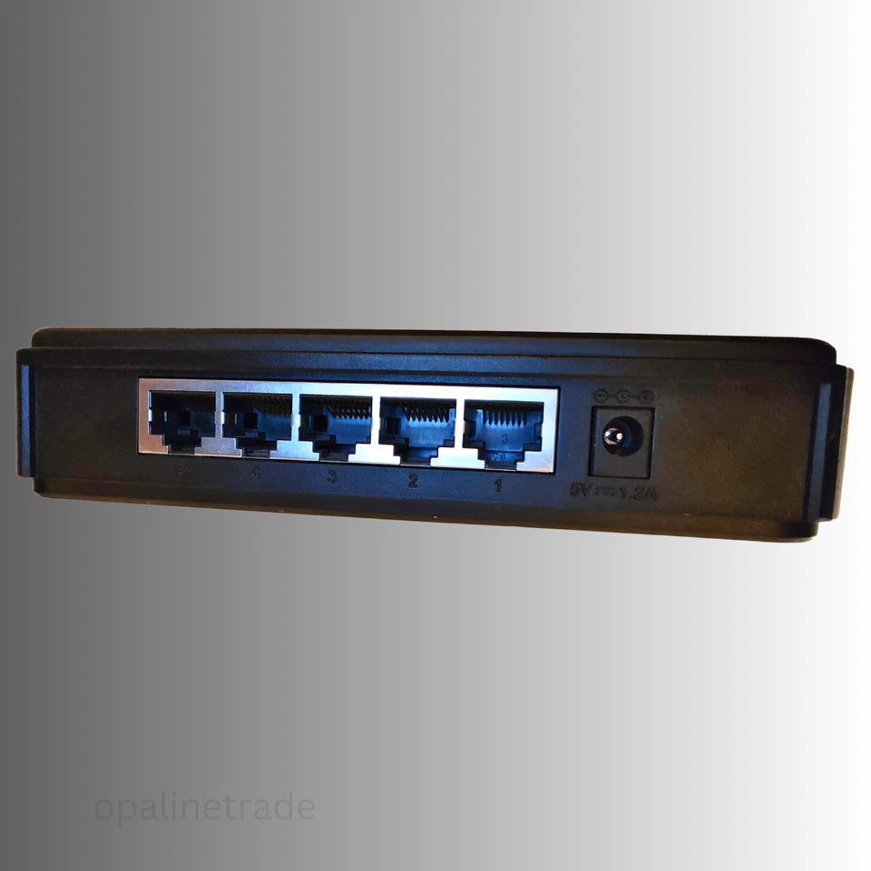 D-Link DES-1105 5-Port 10/100 Network Switch - Fully Tested & Working
