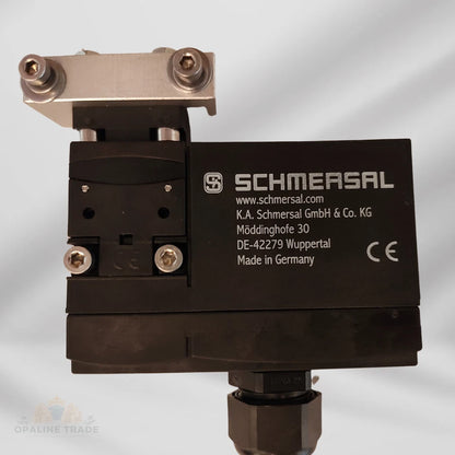 Schmersal AZM 170-11ZRK 24VAC/DC Solenoid Interlock - 10114078 w/ Wiring & Mount