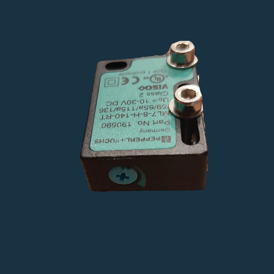 Pepperl+Fuchs ML7 190590 Photoelectric Sensor 5-140mm | Red Light | IP67/IP69K