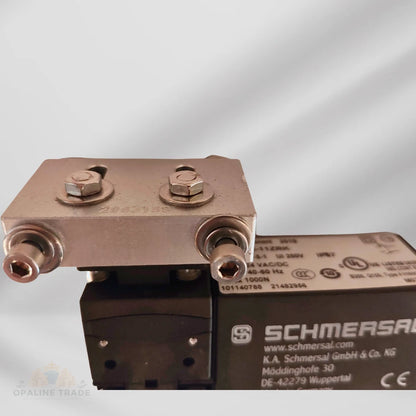 Schmersal AZM 170-11ZRK 24VAC/DC Solenoid Interlock - 10114078 w/ Wiring & Mount