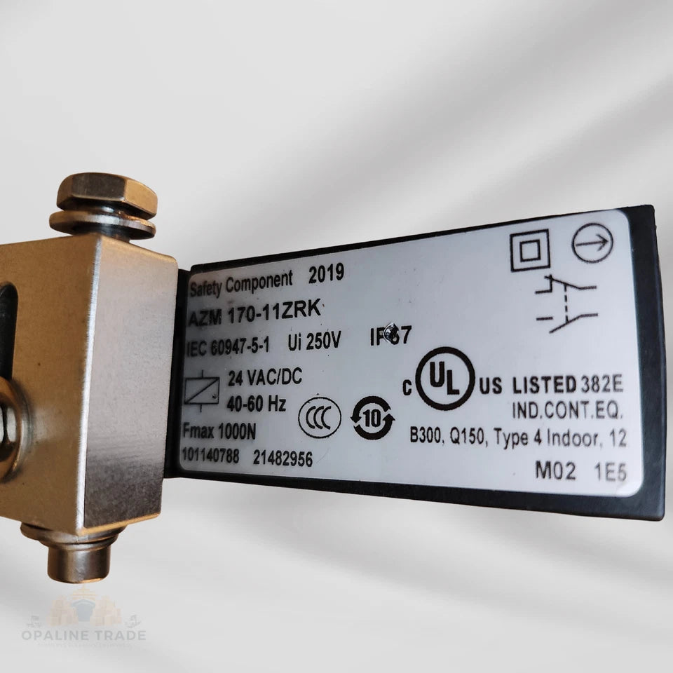 Schmersal AZM 170-11ZRK 24VAC/DC Solenoid Interlock - 10114078 w/ Wiring & Mount